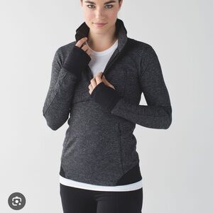 Lululemon Runderful 1/2 Zip pullover top size 8